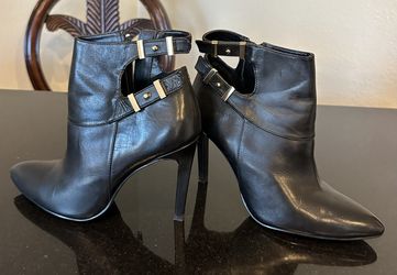 Black Guess Boots Size 7