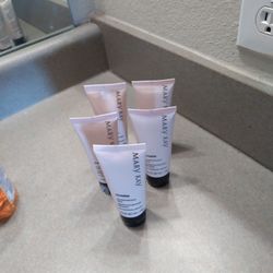 Health / Beauty / Mary Kay Product 