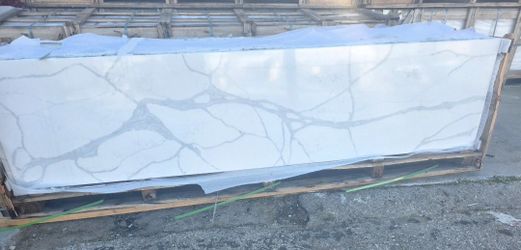 CALACATTA QUARTZ SLABS 2' × 9'