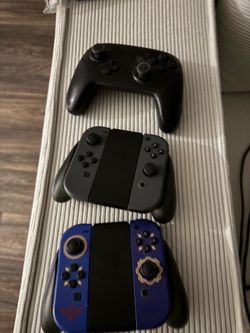 Nintendo Switch Joycons, Pro Controller and charging grips