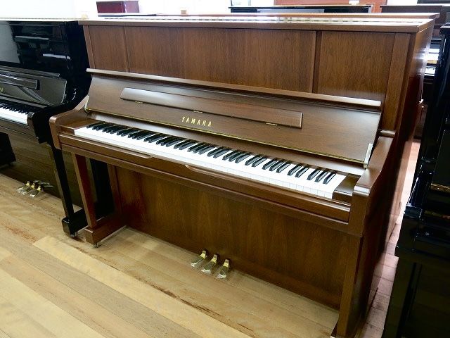 2002 U1 Yamaha Piano. FREE 5 YEAR WARRANTY