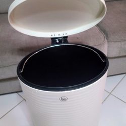 White Trashcan