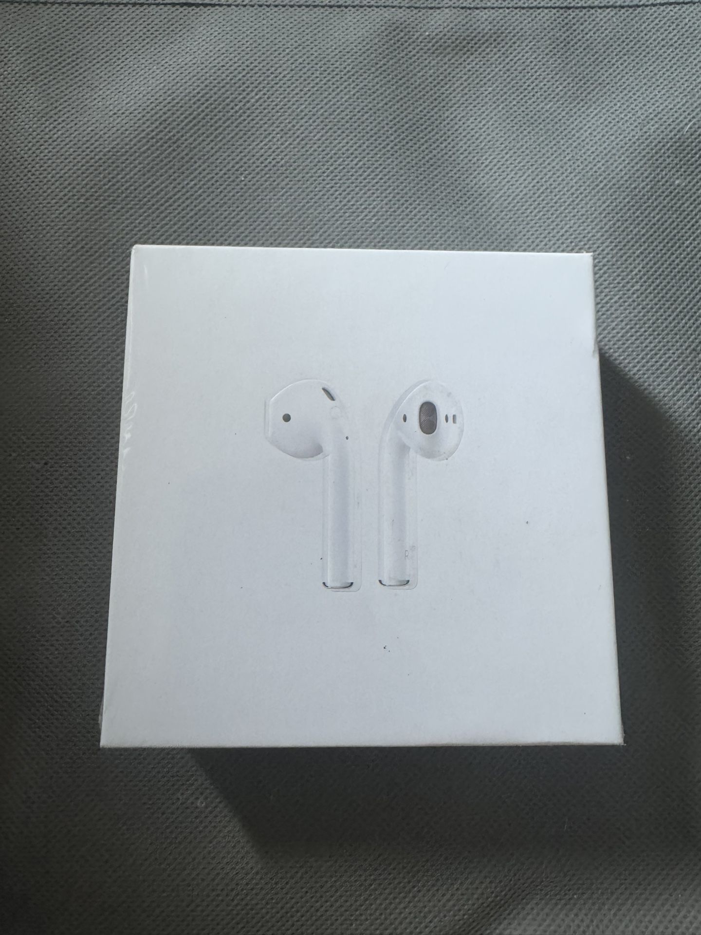 Apple AirPods with Wireless Charging Case