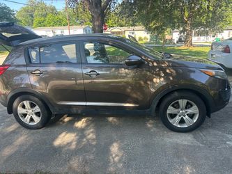 Kia sportage suv 2013 $3800