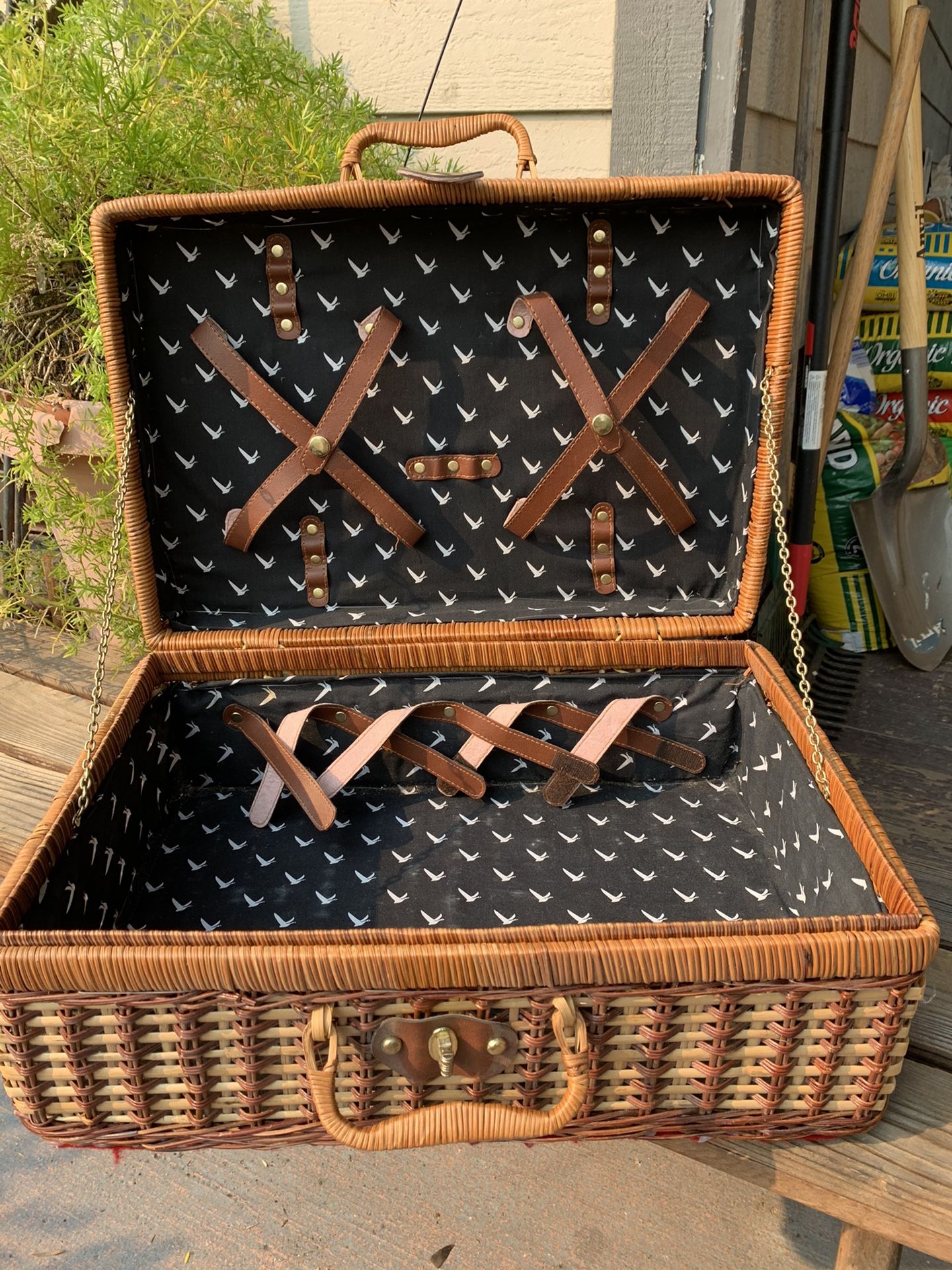 Large picnic basket