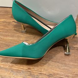 Pointed Toe Pumps (Sz 8.5)