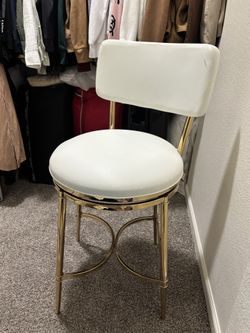 White And Cold make up chair
