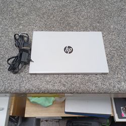 HP Pavillion 15.6" Screen , Touchscreen, 11th Gen i5-1135G7, 8gb, Windows 11 with Charger Laptop Computer Electronics 