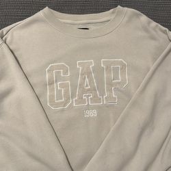 Gap crewneck