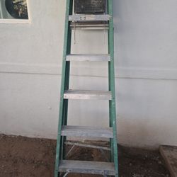 6ft Fiberglass Step Ladder 