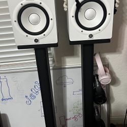 Yamaha HS7 Studio Monitor Speakers