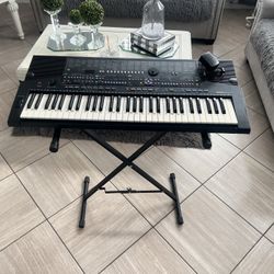 Yamaha psr-510 Electric Keyboard Piano With Stand