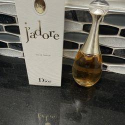 WOMANS PERFUME FOR SALE‼️