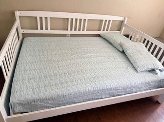 Full bed with mattress