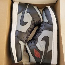 Jordan 1 Mid Shadows Size 11.5