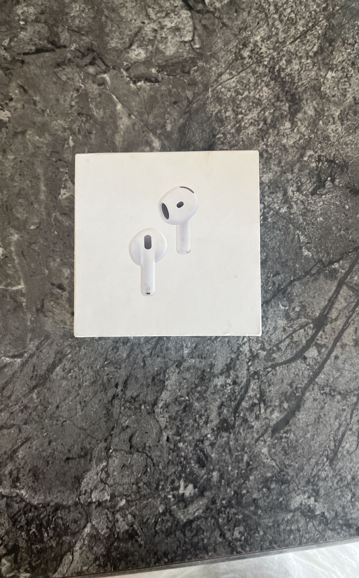 AirPods 4