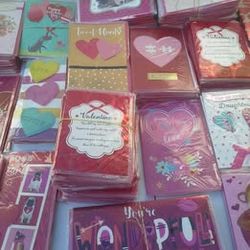 Assorted Hallmark Valentine's Day Cards (400 cards in total)