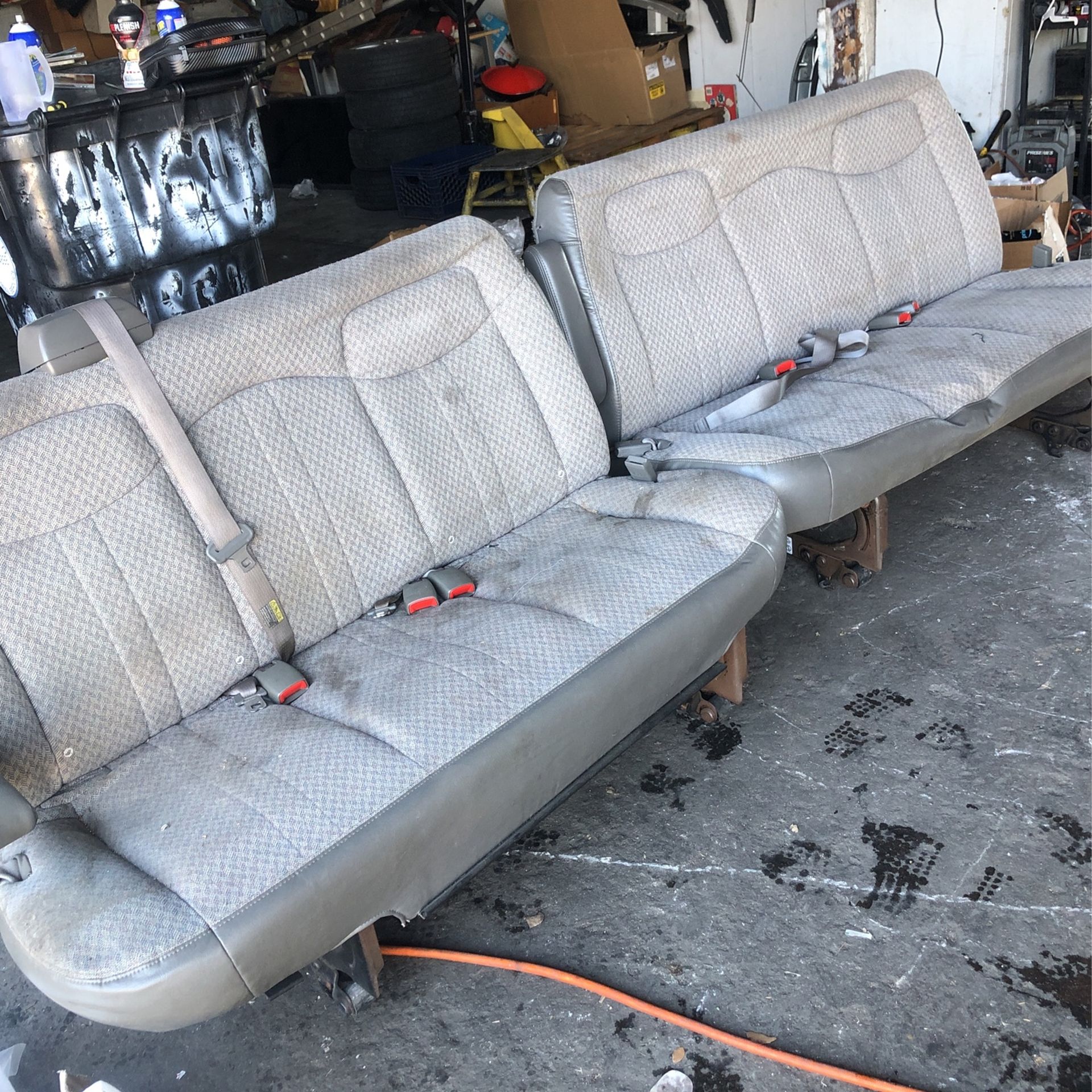 Asientos Para Van De Pasajeros Para Una Chevy Espres. 2005 $ 100 Los 2