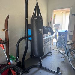 Boxing bad with stand.