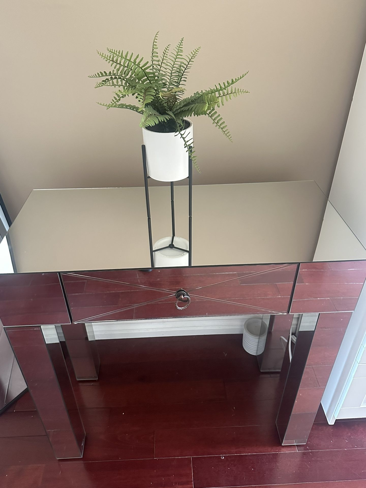 Mirror Table