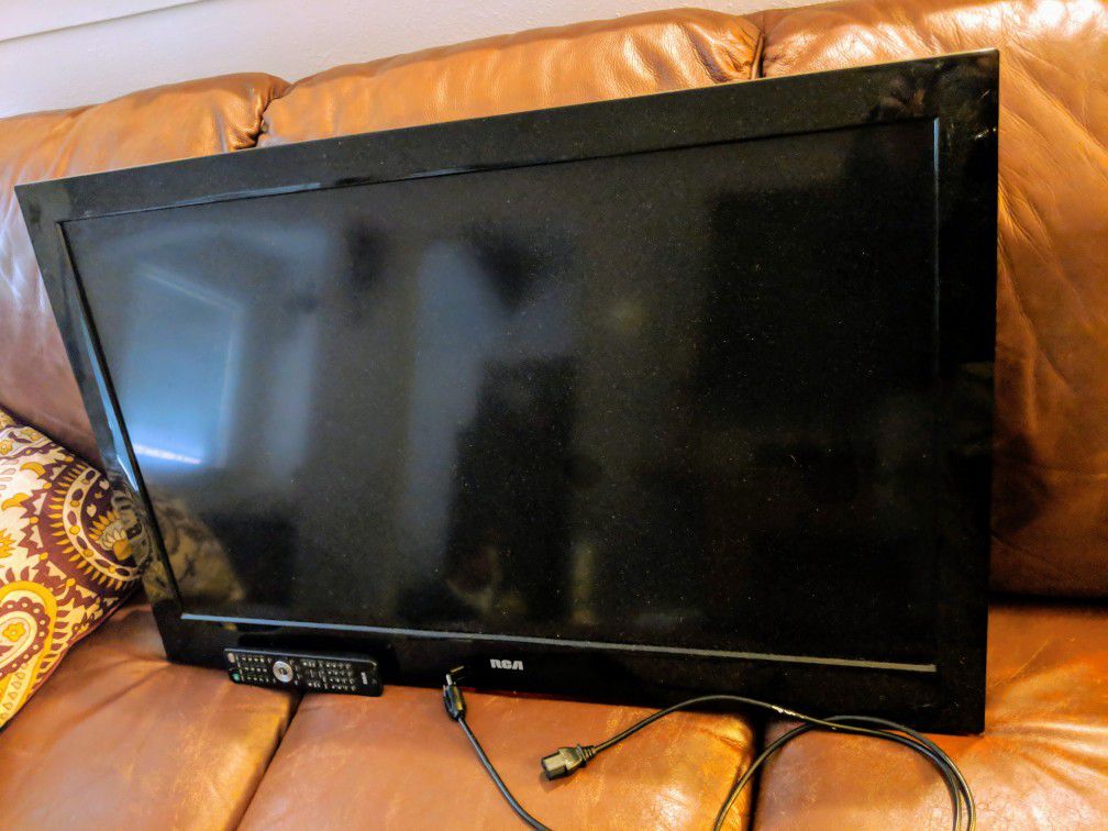 RCA 44" TV w/ Great Stand