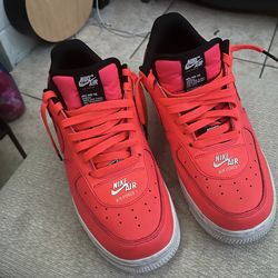 Air Force 1 LV8 3 size 9.5