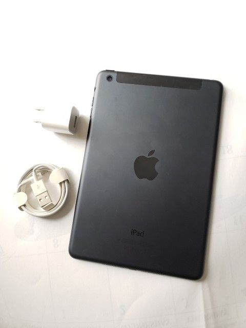 iPad Mini 1, Wi-Fi Internet Access,  Excellent Condition. 