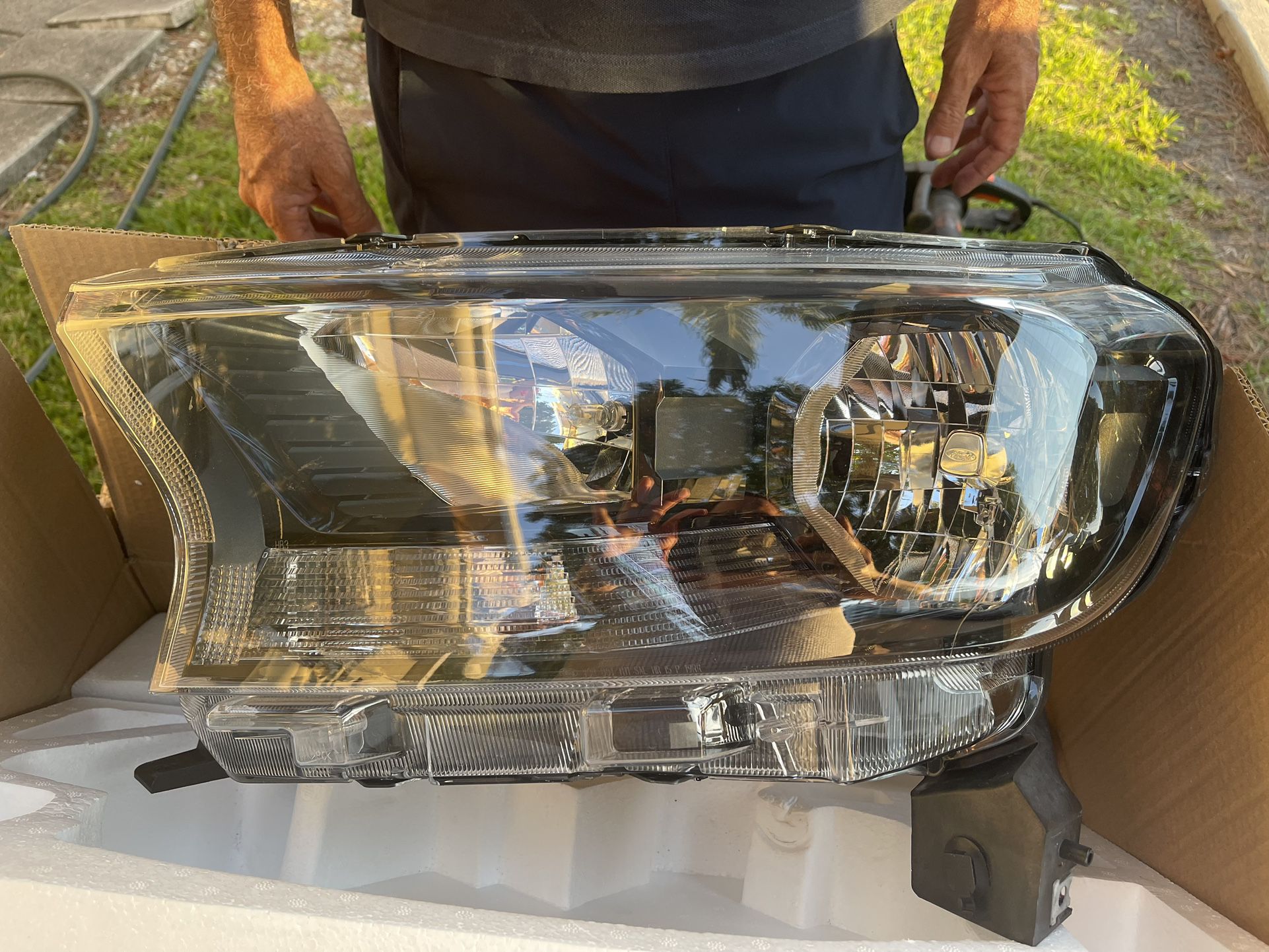 2018-2023 Ford Ranger Halogen Headlights 