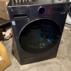 LG Smart All In One Washer & Dryer Combo. Ventless. 5.0 cu. ft