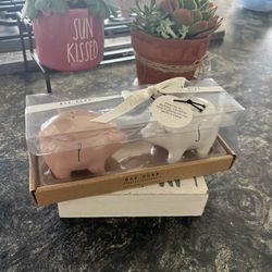 Rae Dunn Salt Pepper Pigs