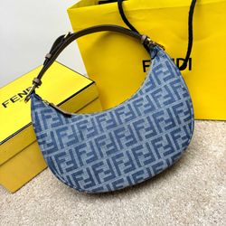 Women's classic shoulder bag