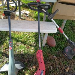 Electric weed wacker runs