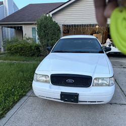 2003 Ford Crown Victoria