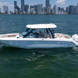 2024 Boston Whaler 325 Vantage