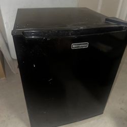 Emerson Mini Fridge 