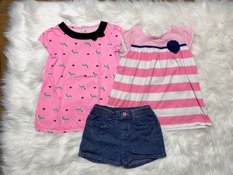 Girl clothes - size small