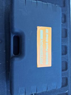 Hydraulic metal puncher