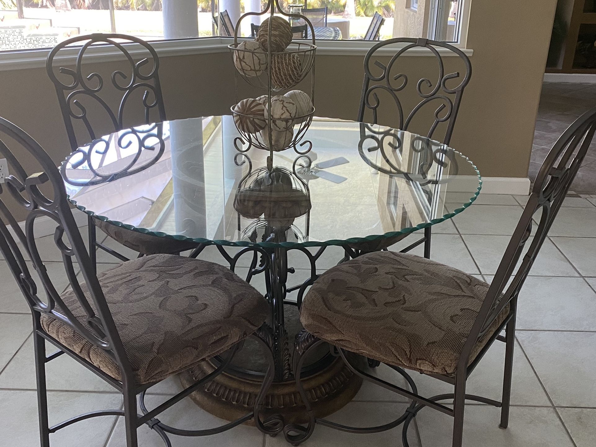 Glass Top Kitchen table with 4 Chairs