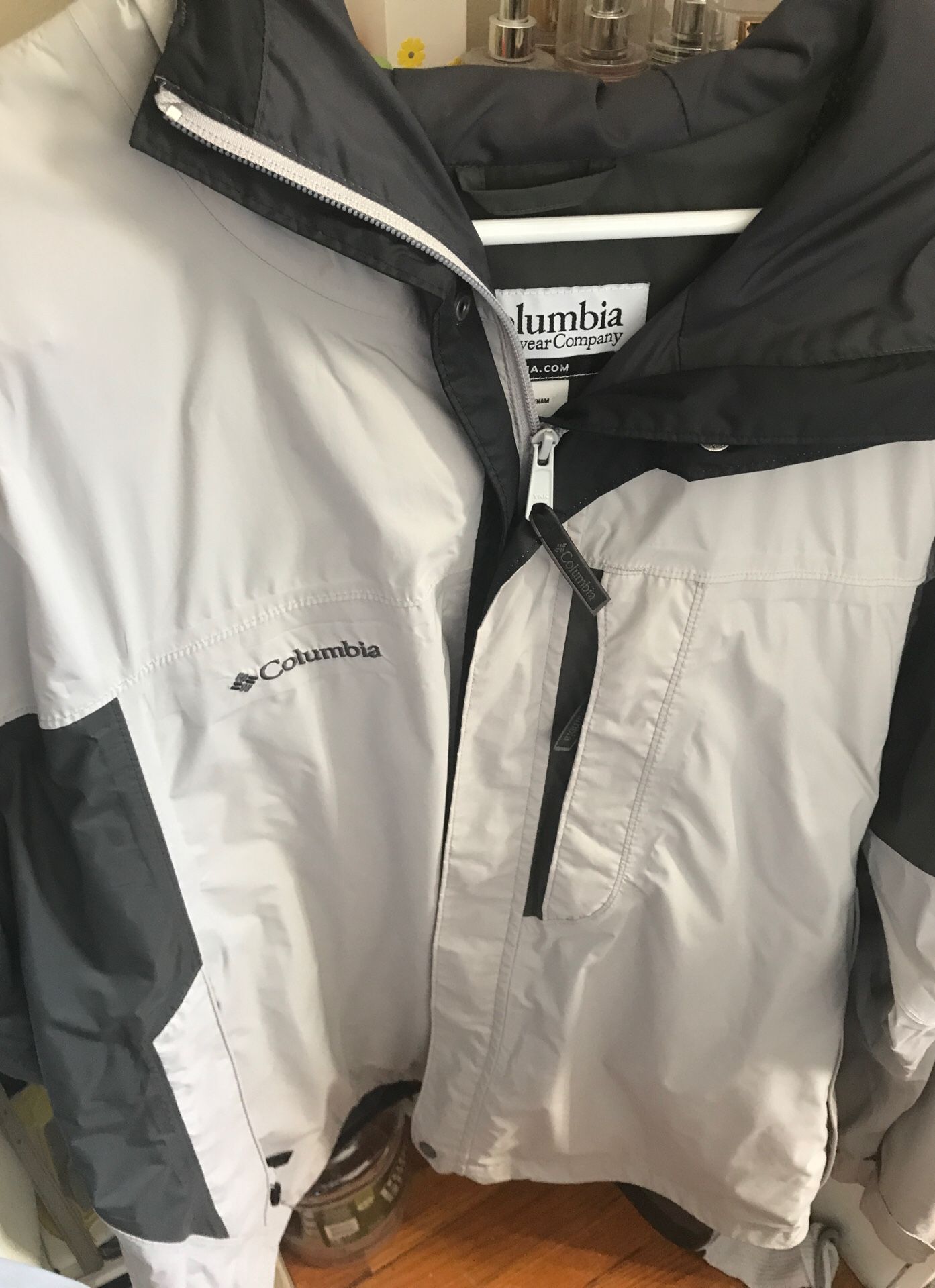 Columbia men’s windbreaker