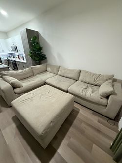 Sectional couch with ottoman
