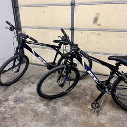 GT Avalanche 3.0 Mountain Bikes