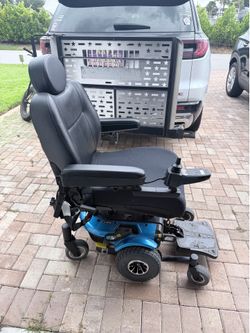 Harmar lift and Quantum Power Chair