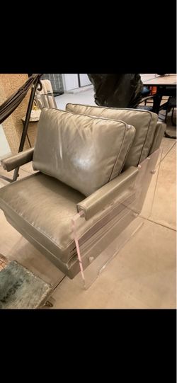 Set of 2 leather couches