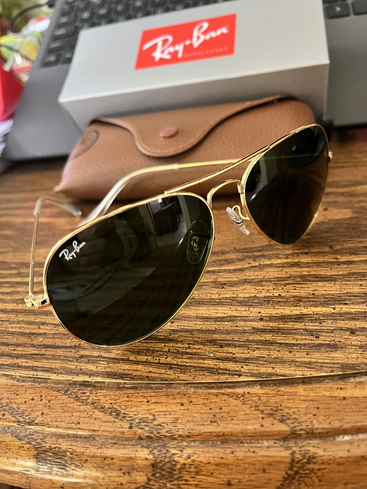 RAY -BAN AVIATORS RB3025 58mm.  GOLD FRAME WITH CLASSIC GREEN G-15 LENSES. 
