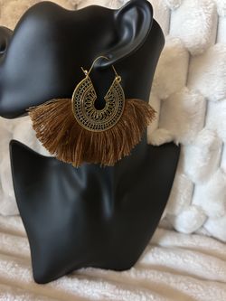 Gold metal fringe earrings