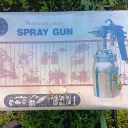 Spray GUN. NIB