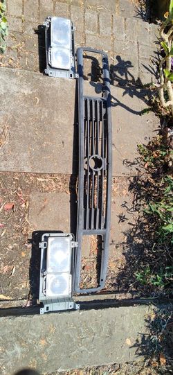 VW Vanagon Front Lights Assembly+ Grille