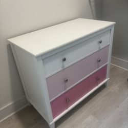 Kids 3 Drawer dresser 