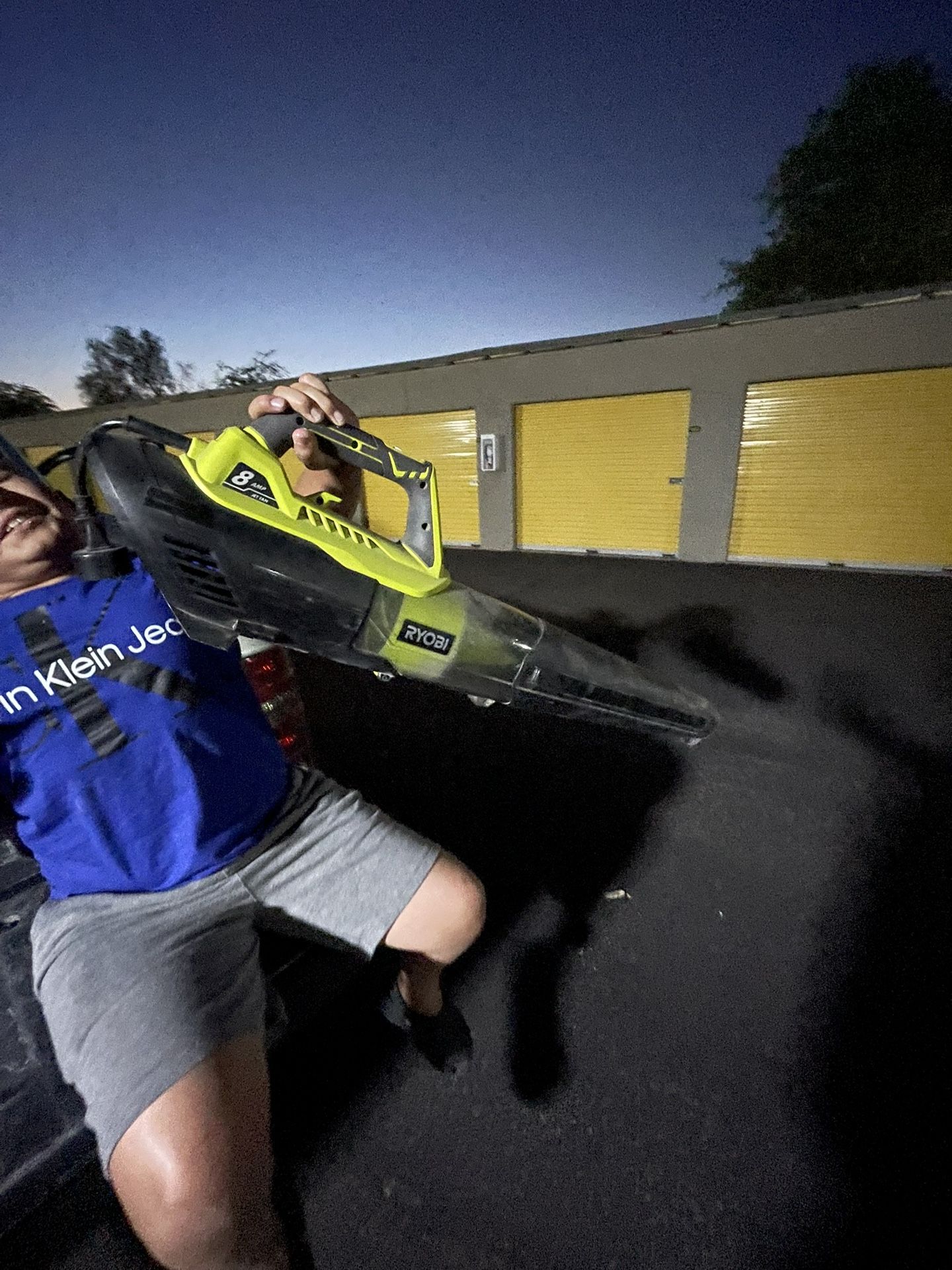 Leaf Blower