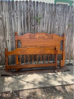 PULASKI VINTAGE FULL TO QUEEN OAK BED